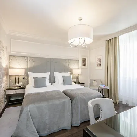 Hotel Bastion Heritage 4*