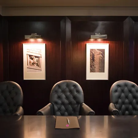 מלון Bastion Heritage 4*