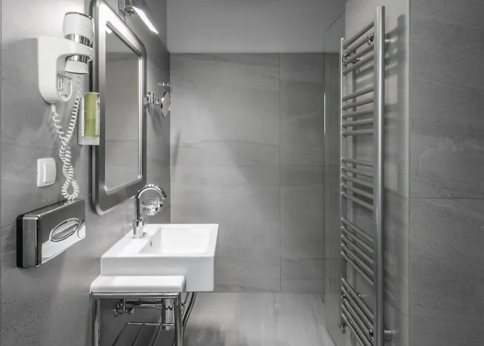 Отель Bastion Heritage 4*