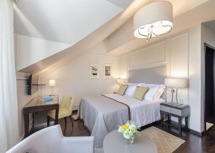 Bastion Heritage Отель Задар