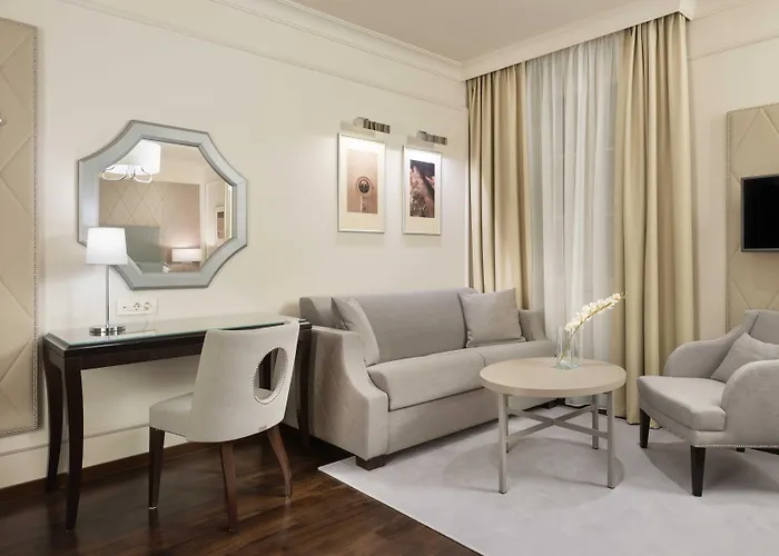 Отель Bastion Heritage 4*