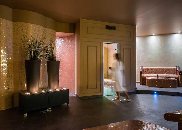 Отель Bastion Heritage 4*