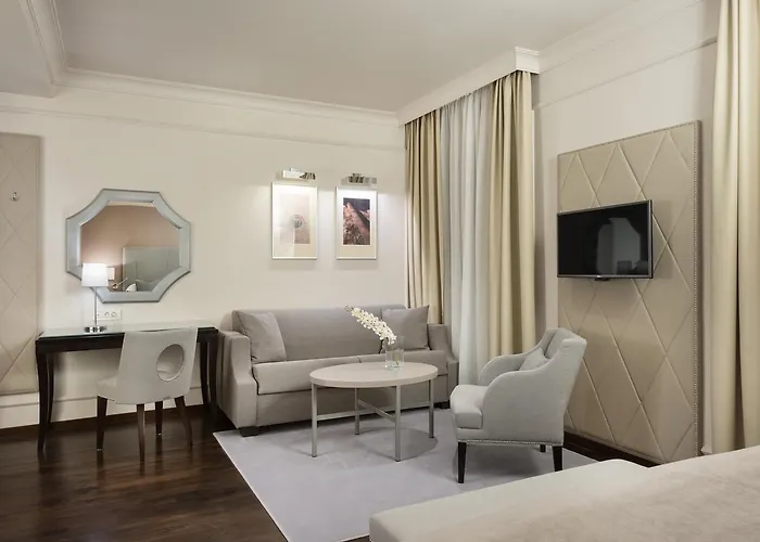 Отель Bastion Heritage 4*