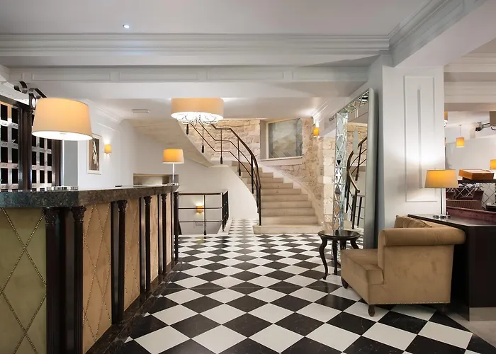 Bastion Heritage Отель