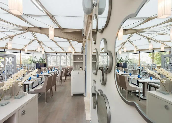 Bastion Heritage Отель