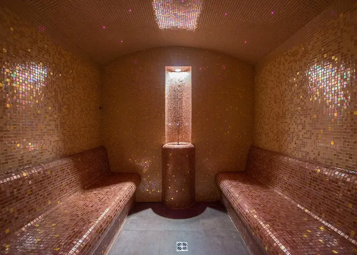 Отель Bastion Heritage