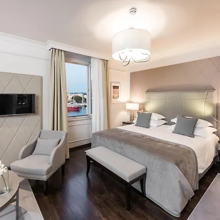 Hotel Bastion Heritage 4*