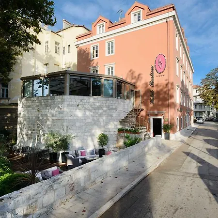 Bastion Heritage 4* Zara